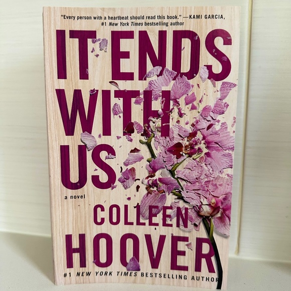 "It Ends With Us" by Colleen Hoover - Picture 1 of 4